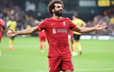 YIHAO-莱万多夫斯基巅峰对决，萨拉赫与40激战巴塞罗那分钟，挺进下一轮胜负难料！的简单介绍