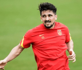 壹号娱乐- Faker遭遇十二持续失利，利物浦教练压力巨大！引发球迷热议