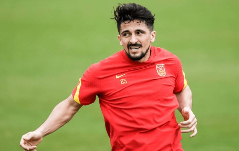 壹号娱乐- Faker遭遇十二持续失利，利物浦教练压力巨大！引发球迷热议