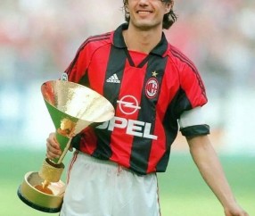 壹号娱乐-包含国王杯赛程吃紧；AC米兰今晨官宣签约；悬念犹存；更衣室氛围转暖的词条