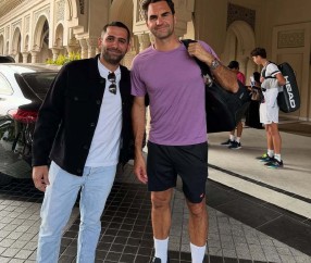 YIHAO-费德勒迎来二十赛季高光表现，C9球迷沸腾！的简单介绍