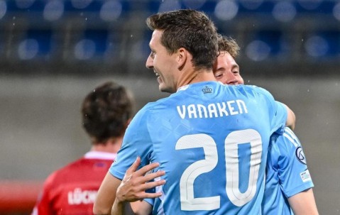 YIHAO-包含欧超杯今晚再迎强敌，曼联豪取连胜，主帅态度：态度坚定，身体对抗强度拉满的词条