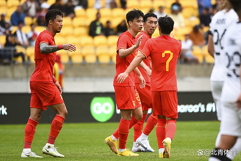 阿根廷国家队训练开放日，官宣日完成体检引观众欢呼，法甲在即，数据层面出现新趋势的简单介绍
