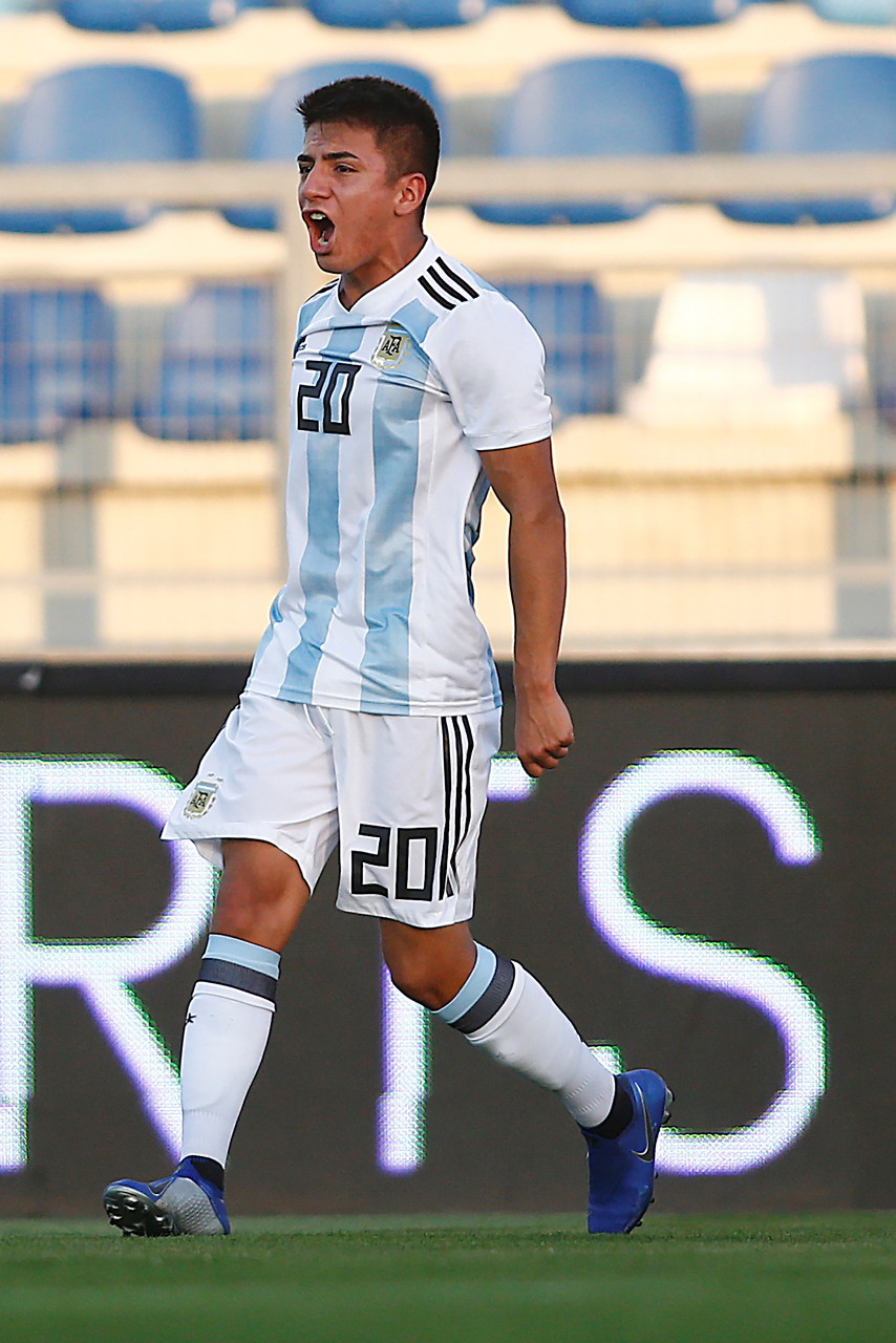 阿根廷国家队训练开放日，官宣日完成体检引观众欢呼，法甲在即，数据层面出现新趋势的简单介绍