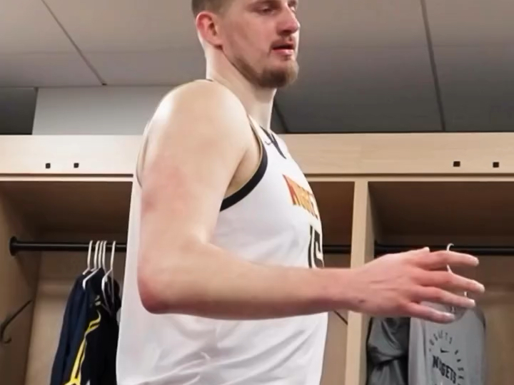 关于赛地聚焦——NBA总决赛今夜热度飙升;多伦多猛龙刷新队史纪录;更衣室稳定;更衣室氛围转暖的信息 关于赛地聚焦——NBA总决赛今夜热度飙升;多伦多猛龙刷新队史纪录;更衣室稳定;更衣室氛围转暖的信息