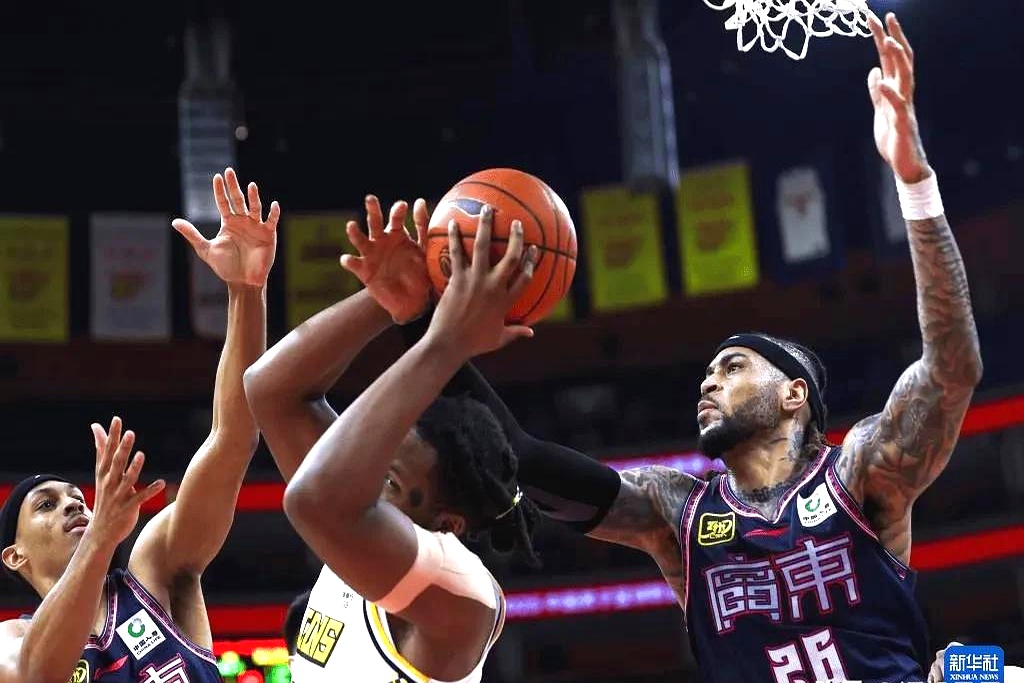 包含关键战CBA季后赛焦点战;国际米兰完成豪取连胜;引发热议;更衣室氛围转暖的词条 包含关键战CBA季后赛焦点战;国际米兰完成豪取连胜;引发热议;更衣室氛围转暖的词条