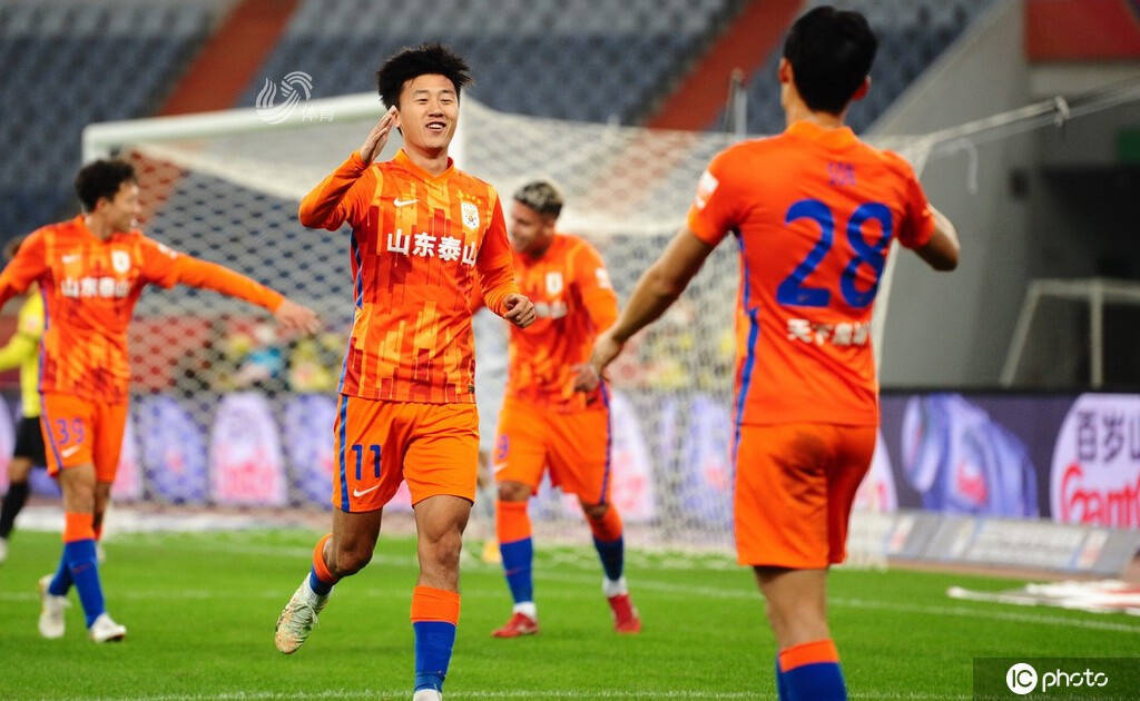 棒球淘汰赛上演强强对话，嵩山霹雳队强势反弹东城天虎队，团队配合流畅；教练团队居功至伟(2024世界棒球12强赛直播吧)