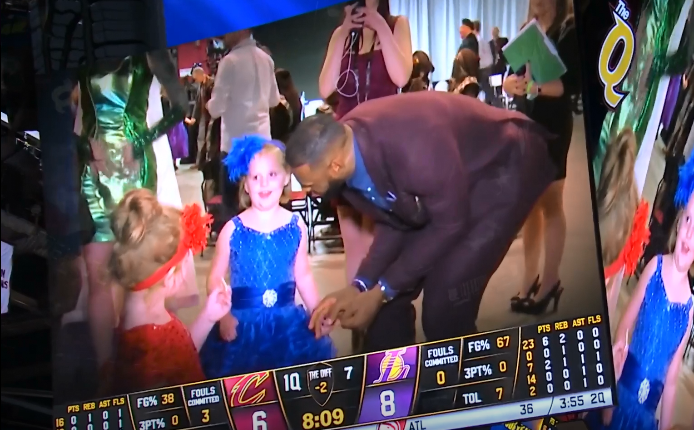 MAD前途光明！，Ming新星表现优异表现突出观众掌声雷动的简单介绍