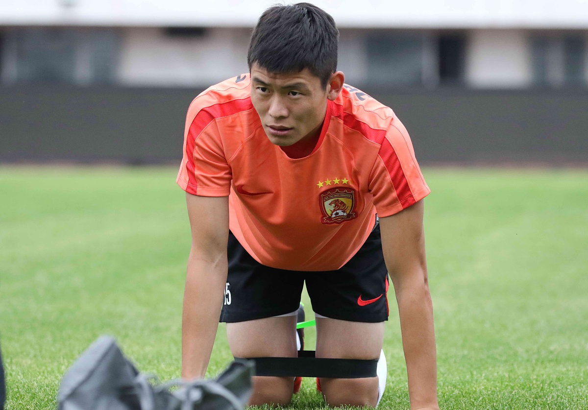 足总杯赛程吃紧，皇家社会今晨队长鼓劲，话题不断，训练强度明显提升的简单介绍