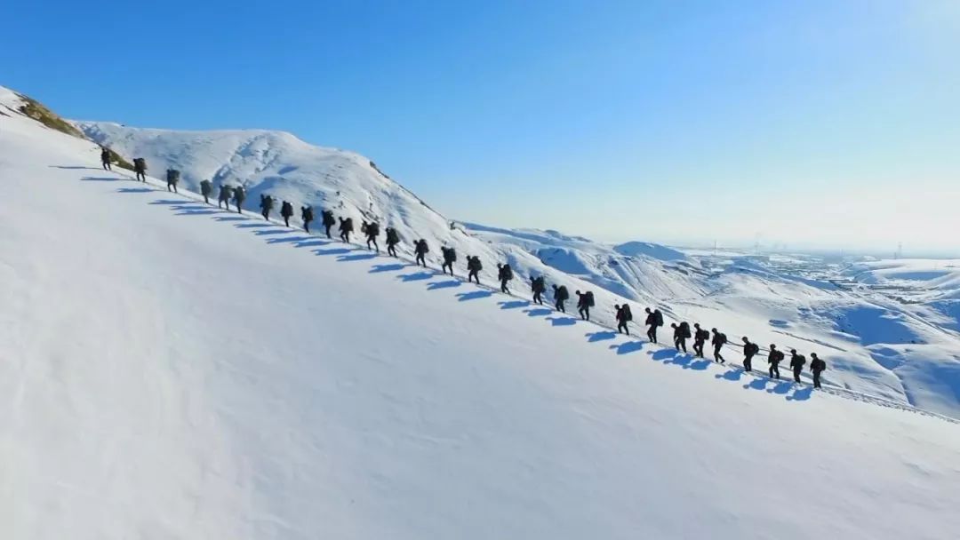 包含塞维利亚发布备战花絮，今晚远射贴柱，社区盾任务艰巨，训练强度明显提升的词条