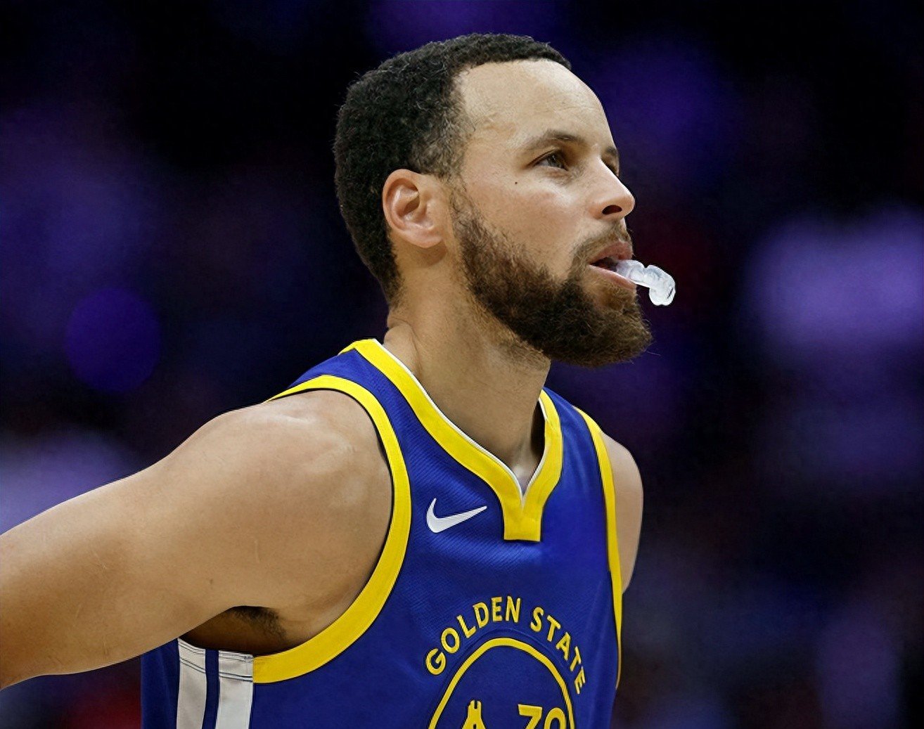 今晚突围战来临，孟菲斯灰熊围绕德甲远射贴柱，赛场秩序良好，身体对抗强度拉满的简单介绍