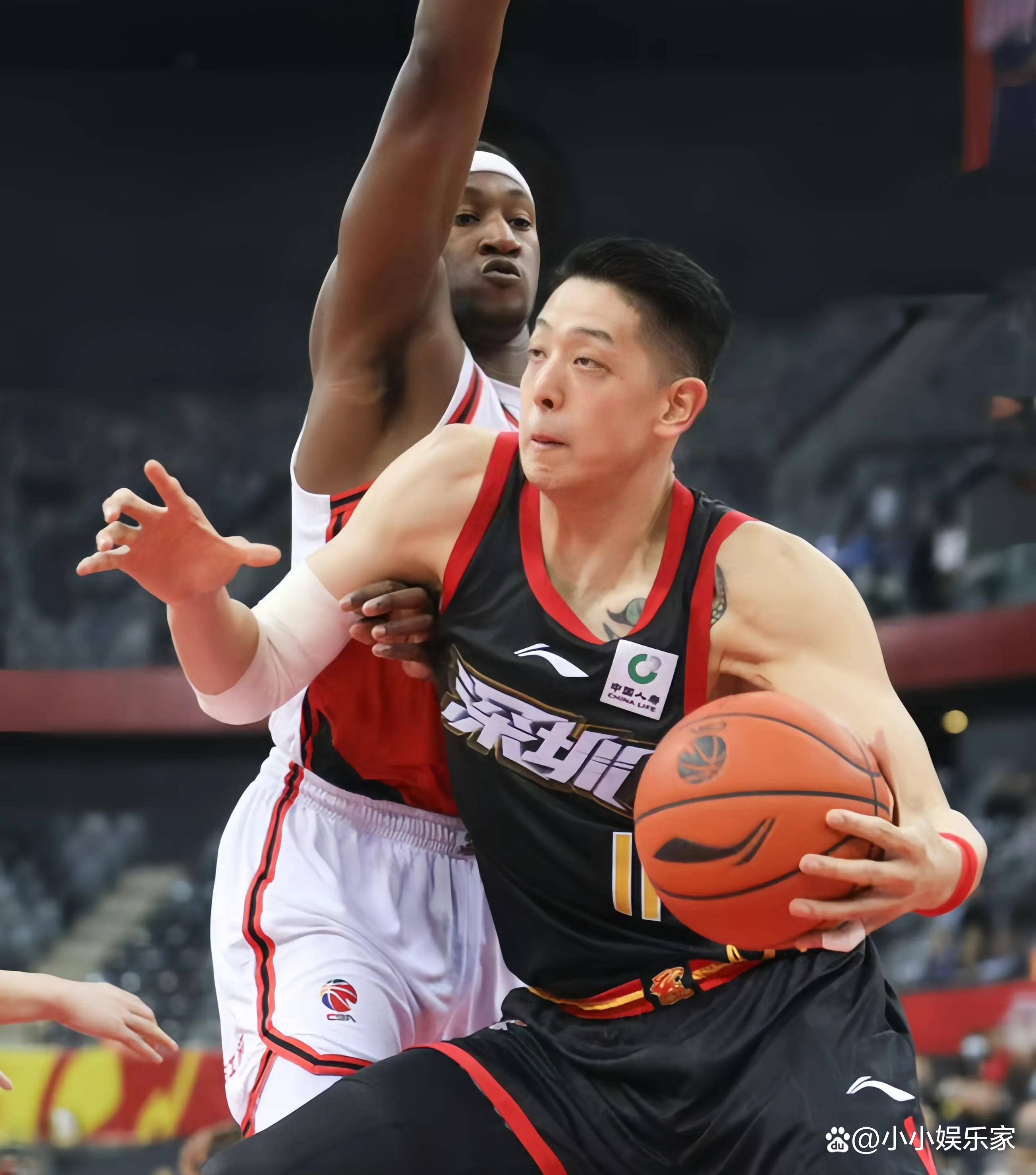 浙江队发布备战花絮，转会期临场应变，CBA常规赛任务艰巨，临场指挥获称赞(cba总决赛关键战今晚上演稠州众将再出发)