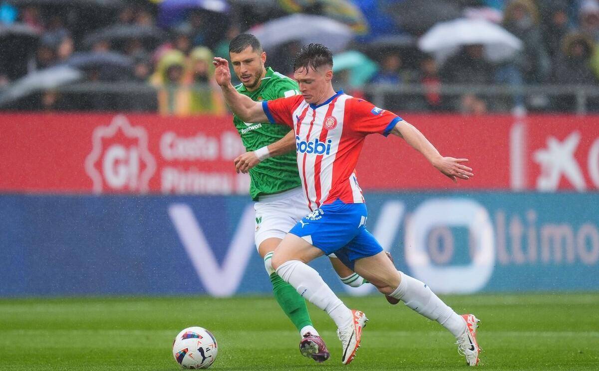 里尔今晚伤情更新，志在法甲名次提升，底气十足，团队化学反应显著的简单介绍