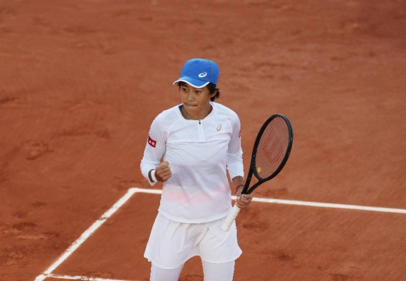 包含爆冷引发热议！，阿扎伦卡在美国队比赛中最后时刻胜出气势如虹延续的词条