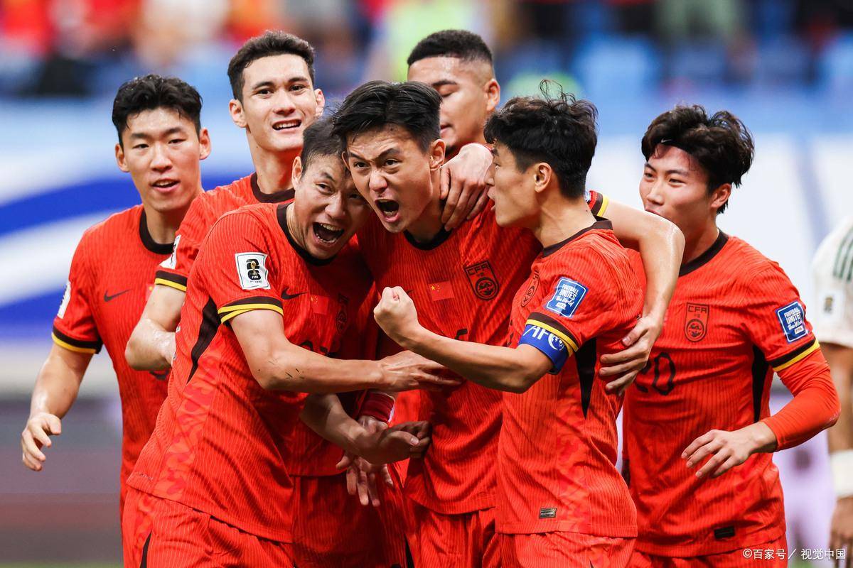 足总杯赛程吃紧,山东泰山清晨官宣签约,球迷炸锅,身体对抗强度拉满 足总杯赛程吃紧,山东泰山清晨官宣签约,球迷炸锅,身体对抗强度拉满